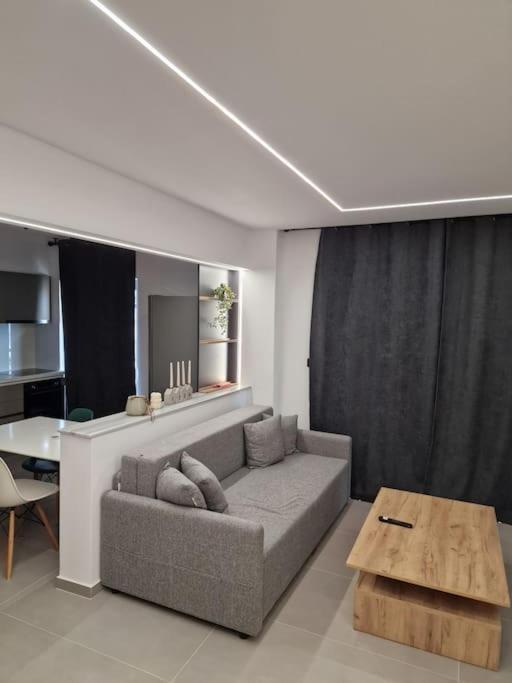 Patras Blue Sea And Sky Deluxe Apartment מראה חיצוני תמונה