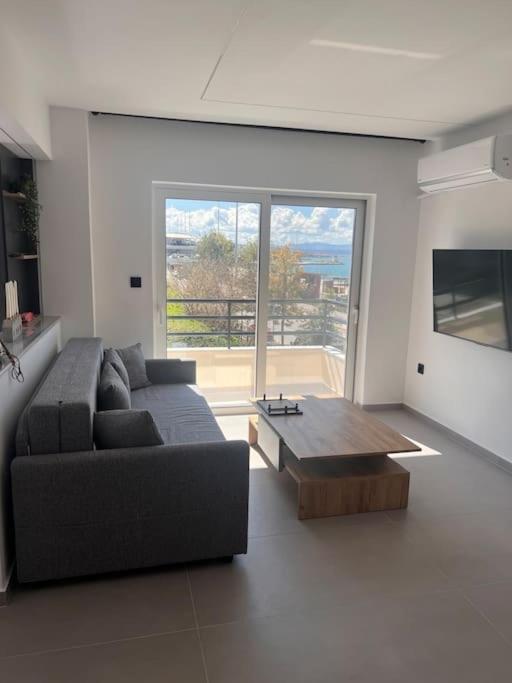 Patras Blue Sea And Sky Deluxe Apartment מראה חיצוני תמונה